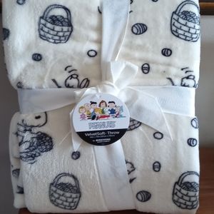 Snoopy Easter throw